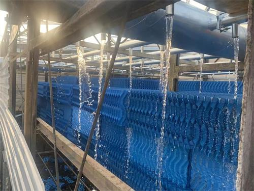 工業冷卻塔收水器飄水的控制措施